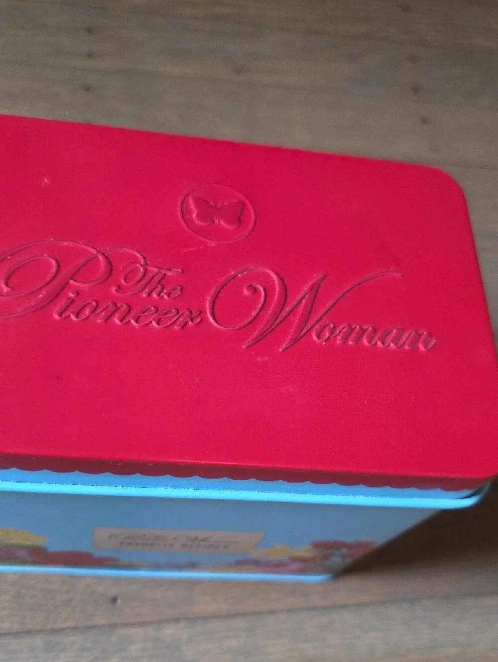 The Pioneer Woman Favorite Receipes - Blue Floral Recipe Tin w/ Recipe Cards